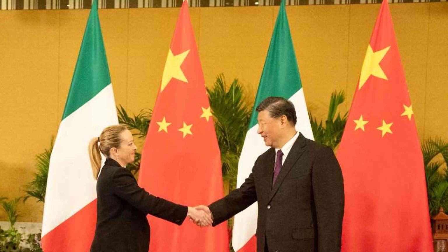 Meloni incontra Xi, intesa sugli scambi con la Cina e invito a Pechino
