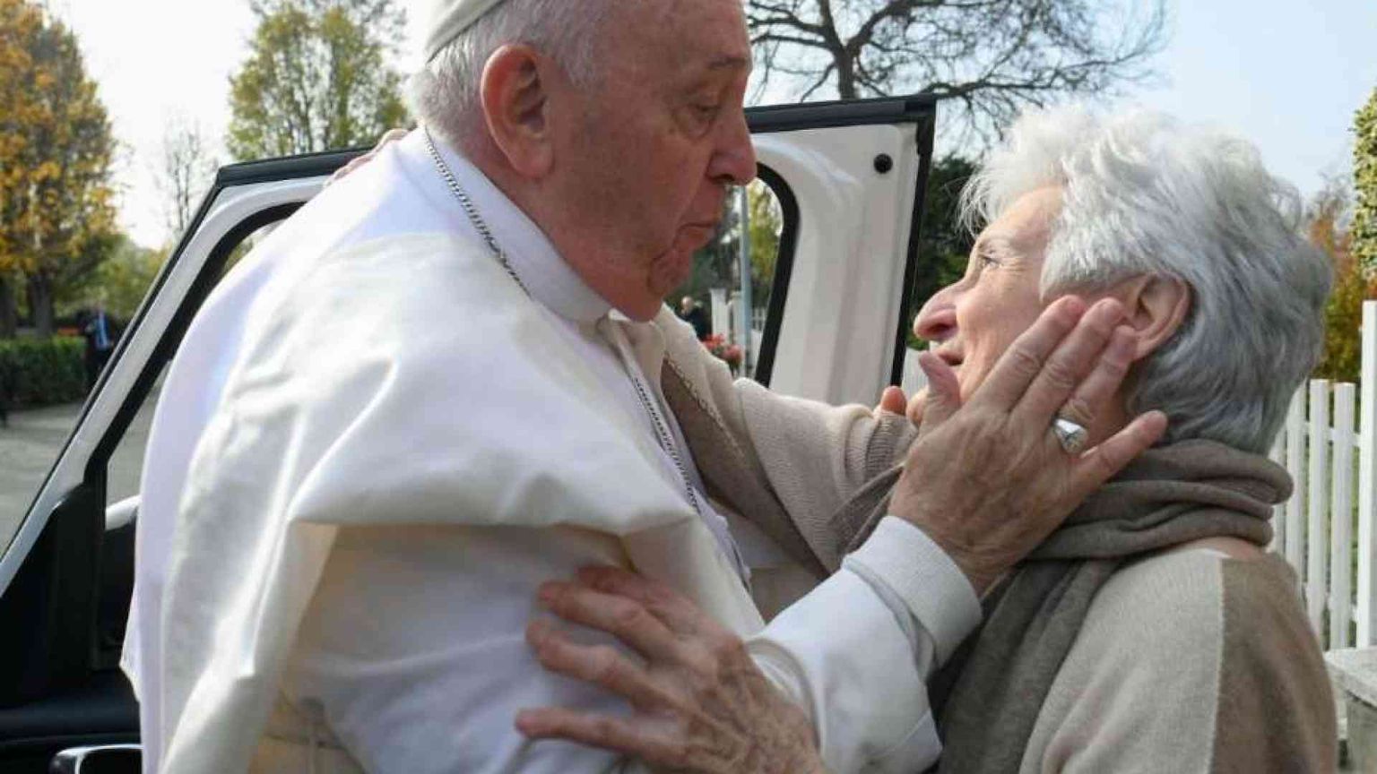 Il Papa giunto in Piemonte. Nella Bergoglio: qui custodiamo le sue radici