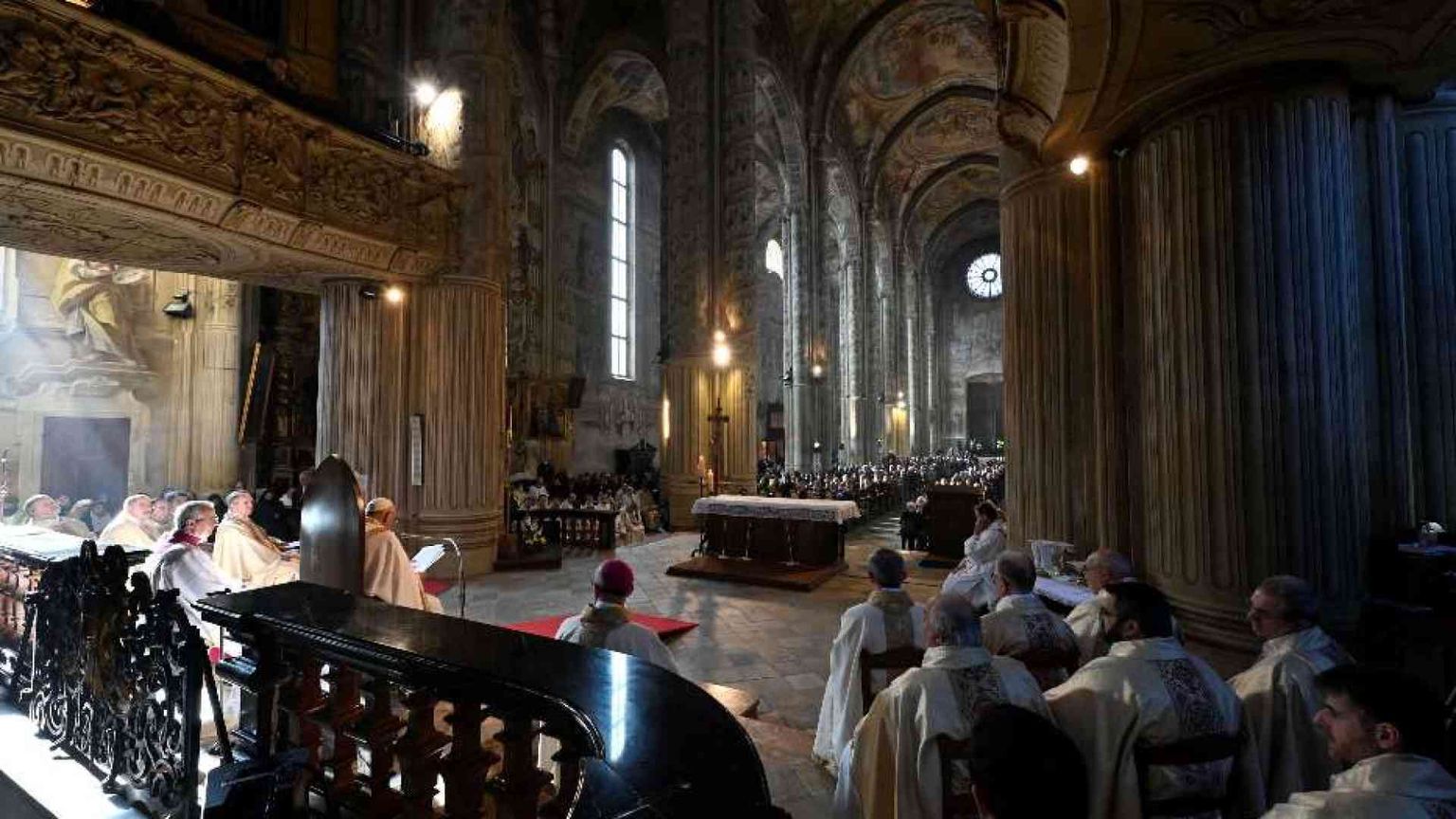 Papa Francesco ad Asti: no al contagio letale dell'indifferenza