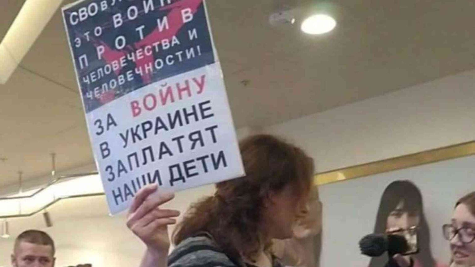 In Russia le donne in prima fila contro la guerra in Ucraina