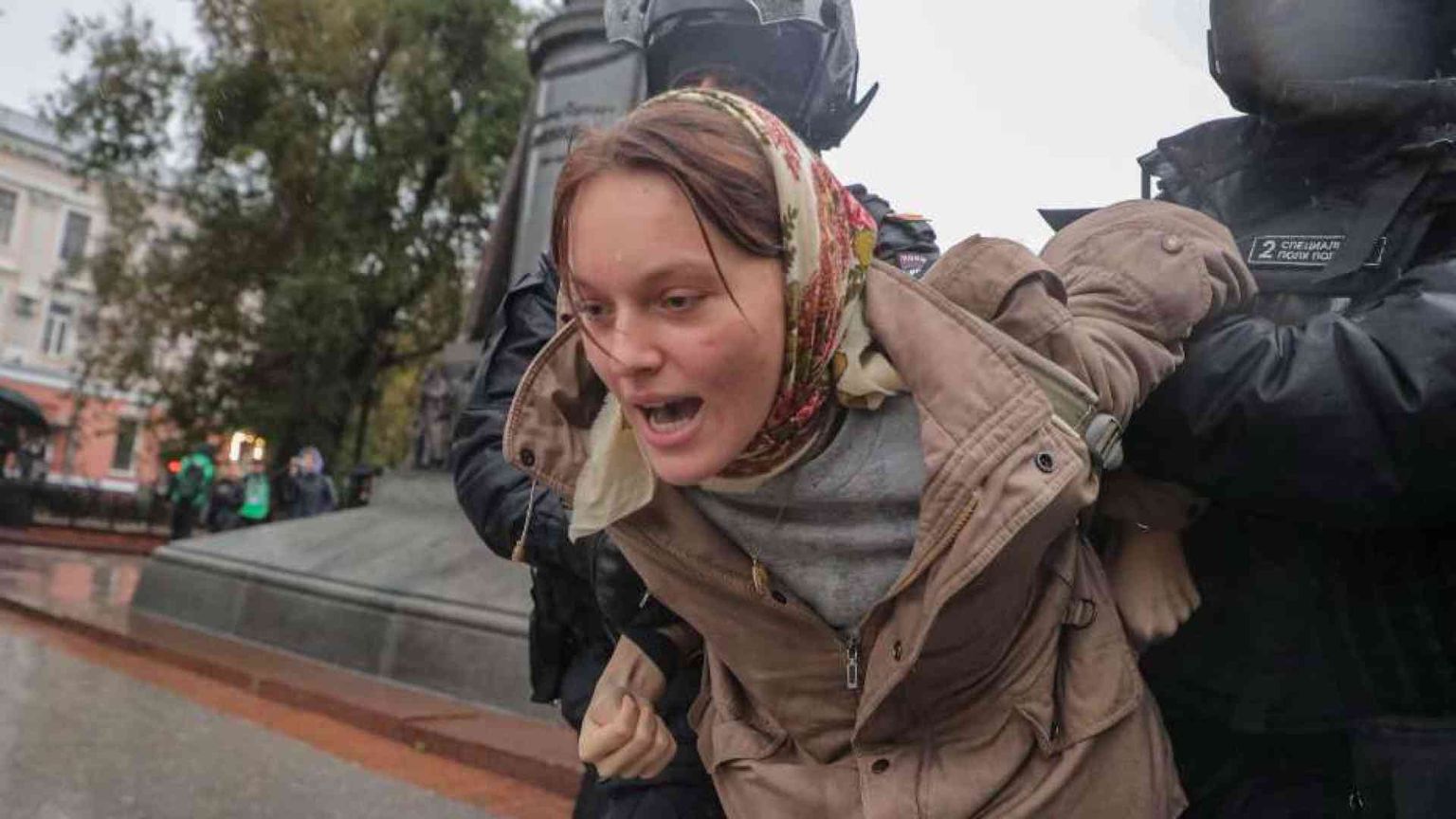 In Russia c'è chi per non uccidere resiste, canta, muore o va in esilio