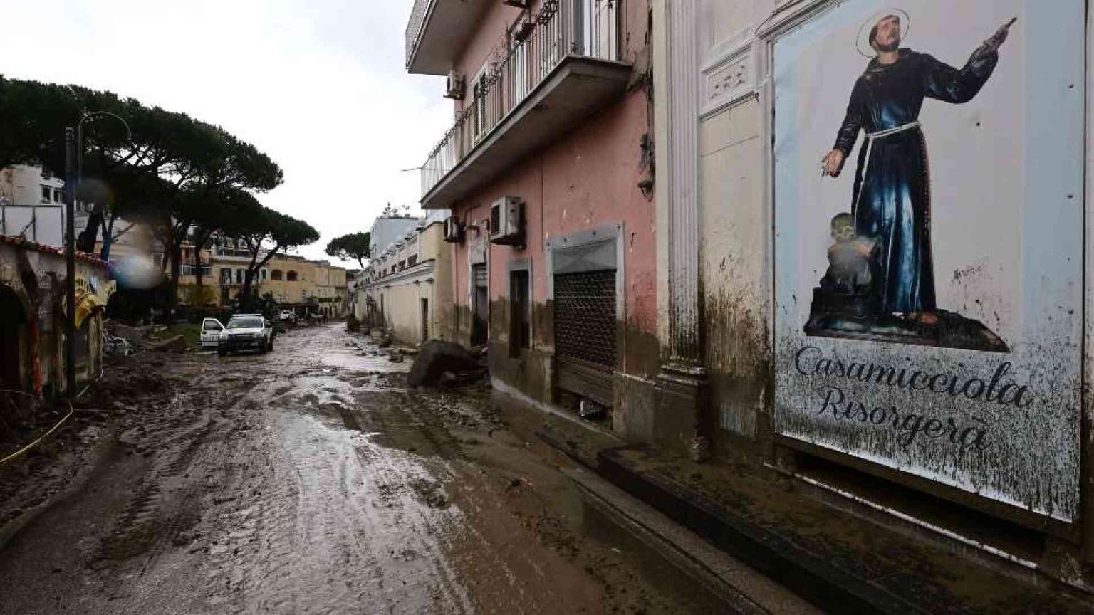 Frana a Ischia, 7 morti. Si cercano 5 dispersi