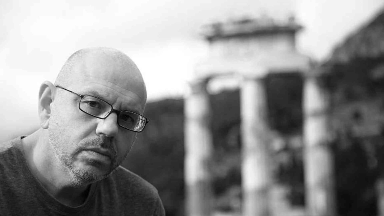 Lyacos: «Emarginati, dramma postmoderno»