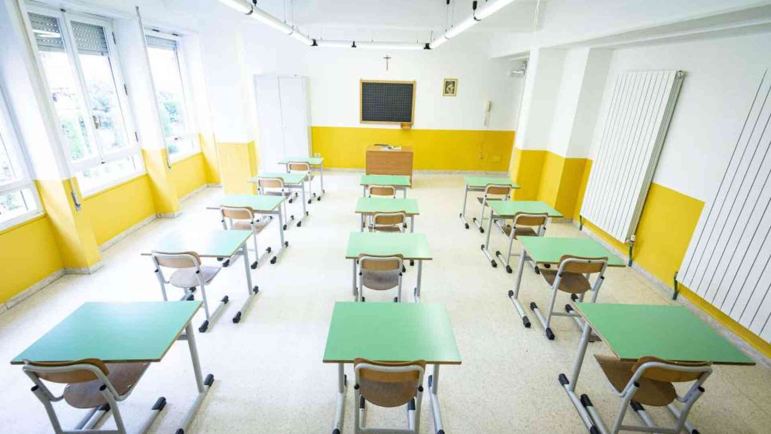 Meno iscritti a scuola, ma è boom di abbandoni e Neet