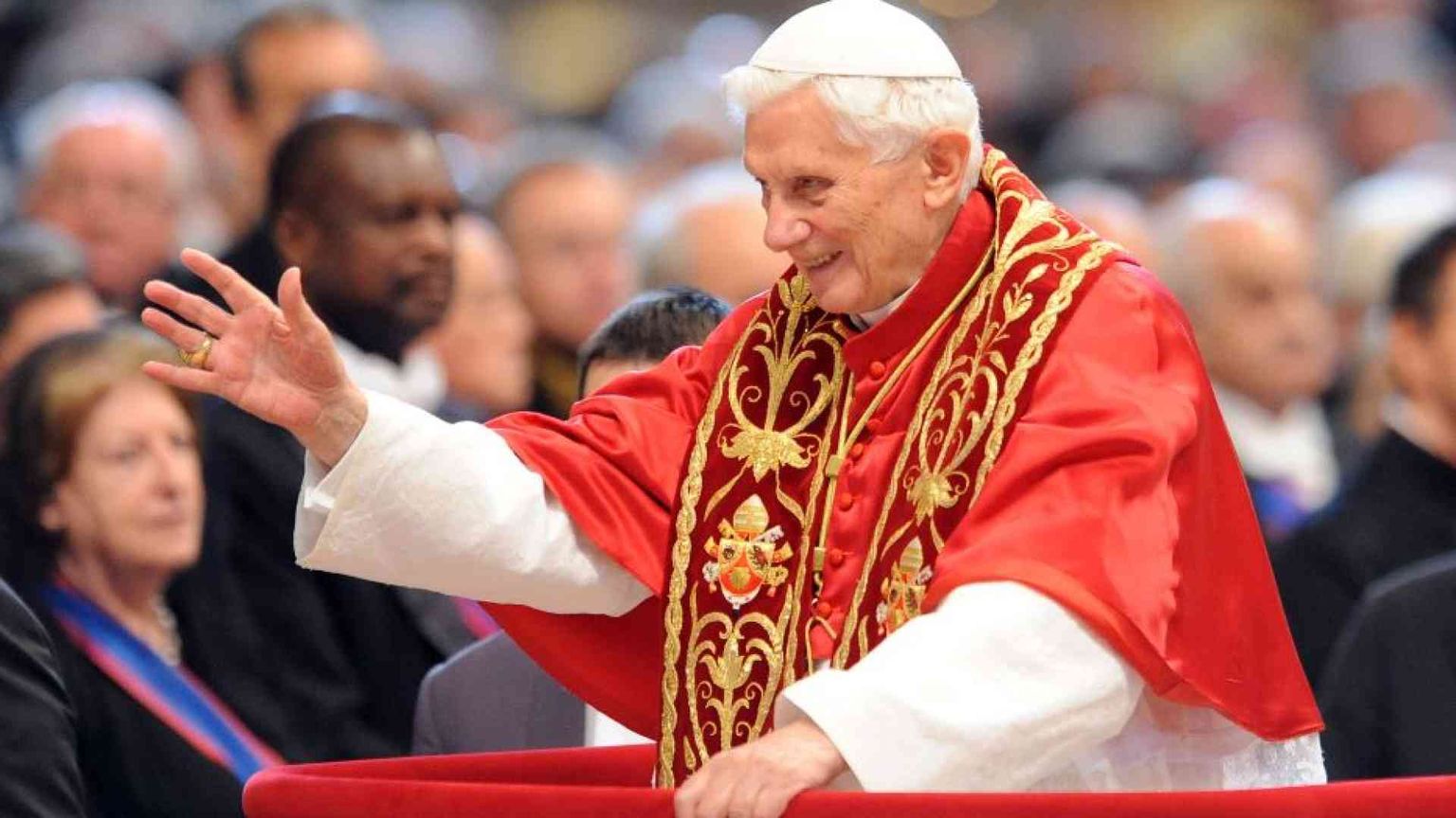 I suoi otto anni di pontificato capaci di stupire e di dialogare