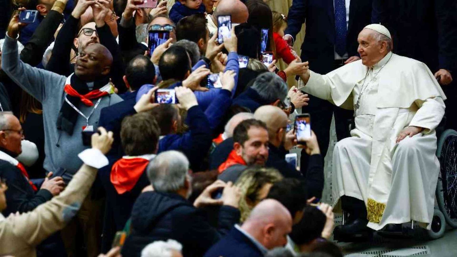 Il Papa alla Cgil: siate attenti ai giovani, educate alla pace