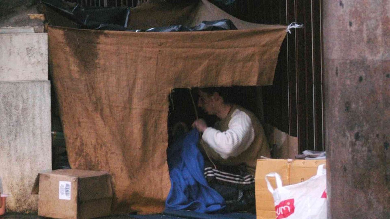 Sabrina: «Vivo in strada, ecco perché rinuncio a mio figlio»