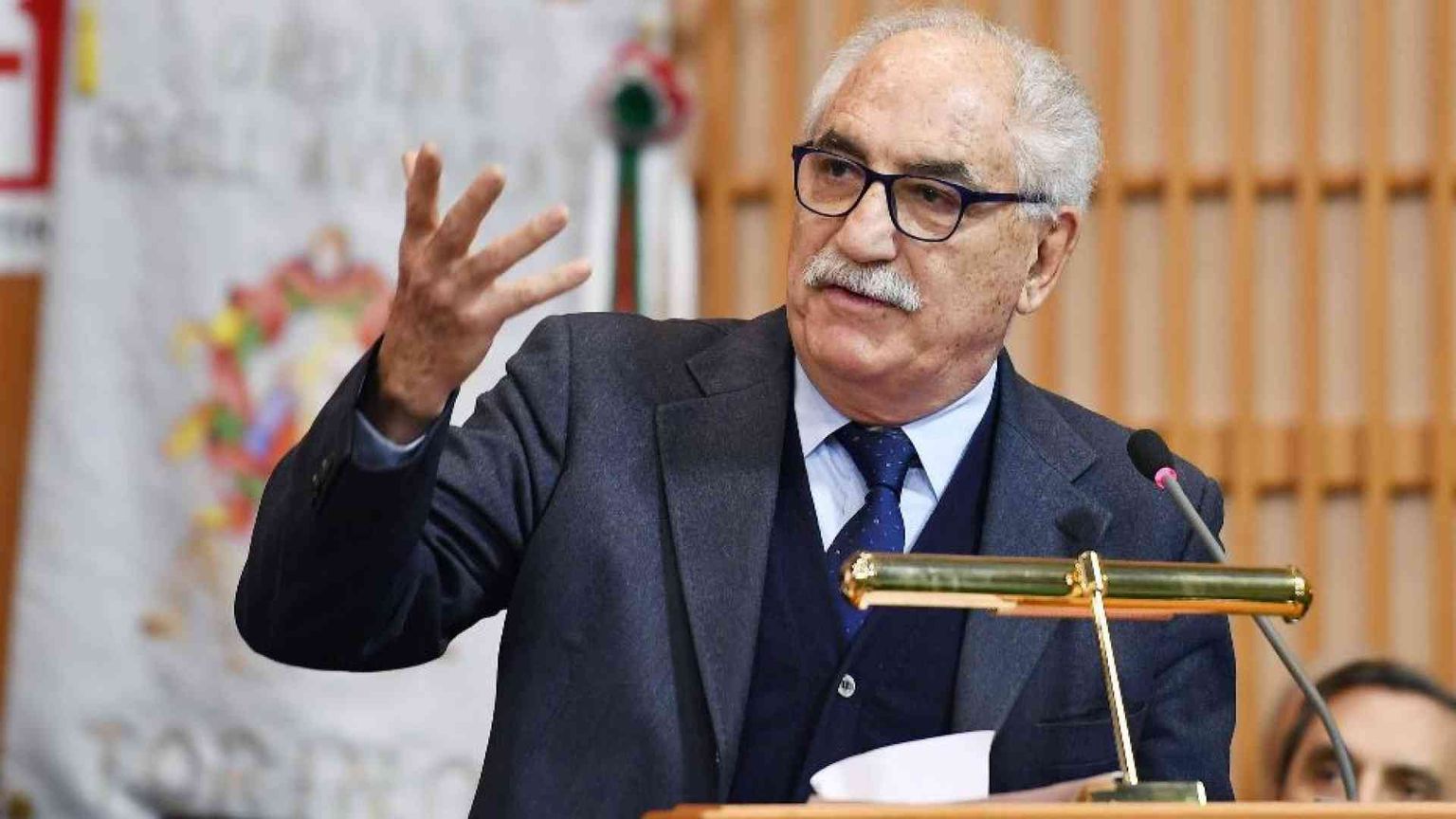 Ong in mare dopo la stretta. Spataro: «Ora disobbedienza civile»