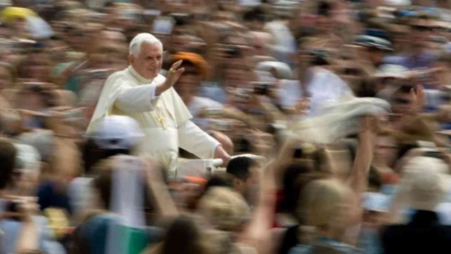 Diocesi, associazioni, movimenti insieme nel ricordo commosso di Benedetto