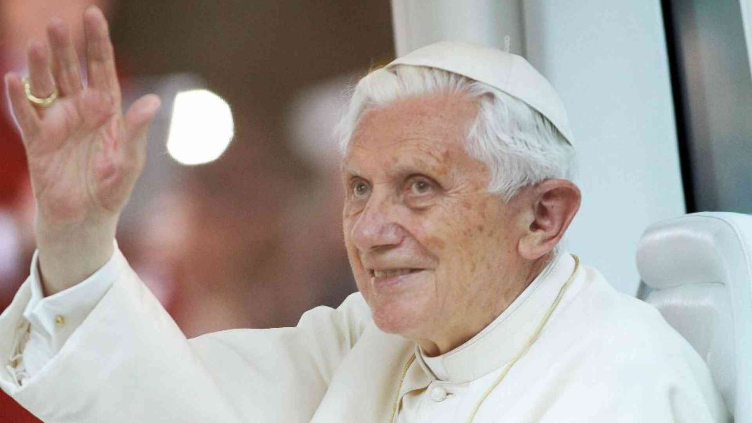 È morto il Papa emerito. Grazie Benedetto