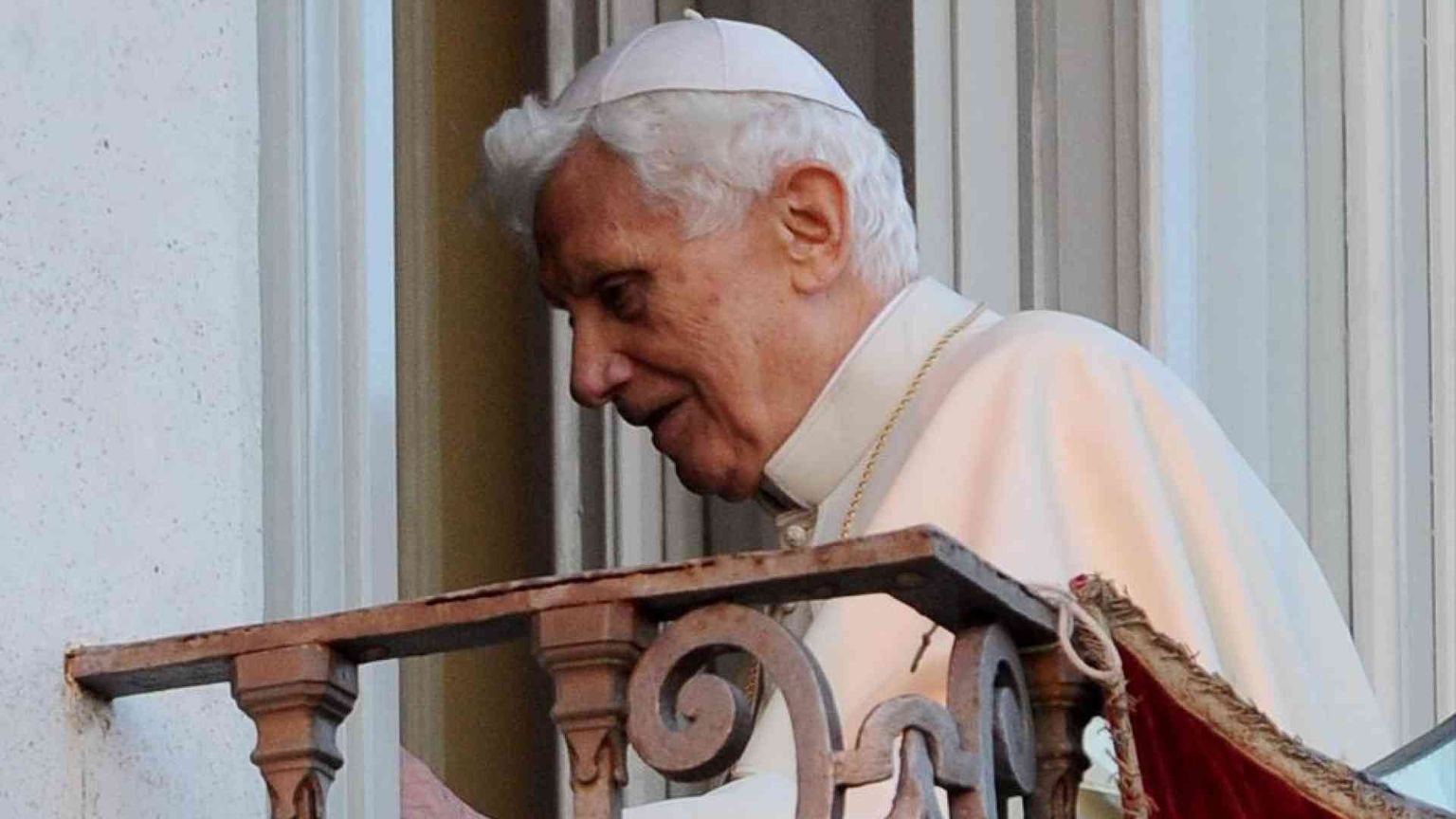 La Cei: cordoglio per la scomparsa di Benedetto, riconoscenti per la sua vita