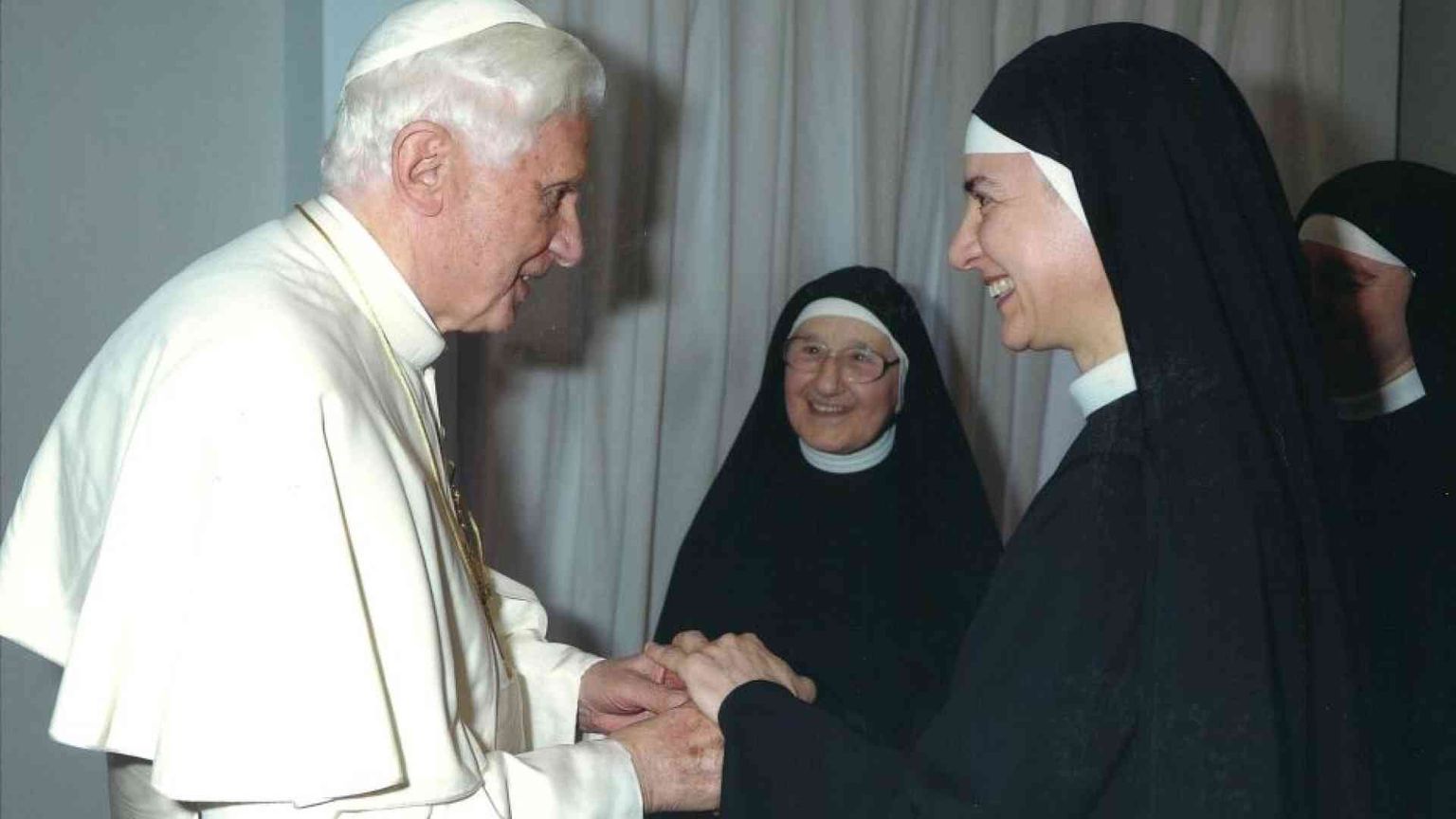 Suor Rita: che emozione quando Benedetto mi affidò i testi della Via Crucis