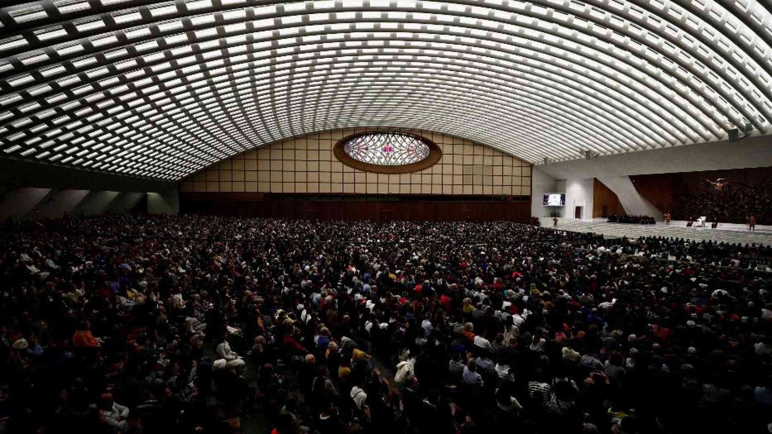 Il Papa: «Il mio pensiero a Benedetto, grande maestro di catechesi»