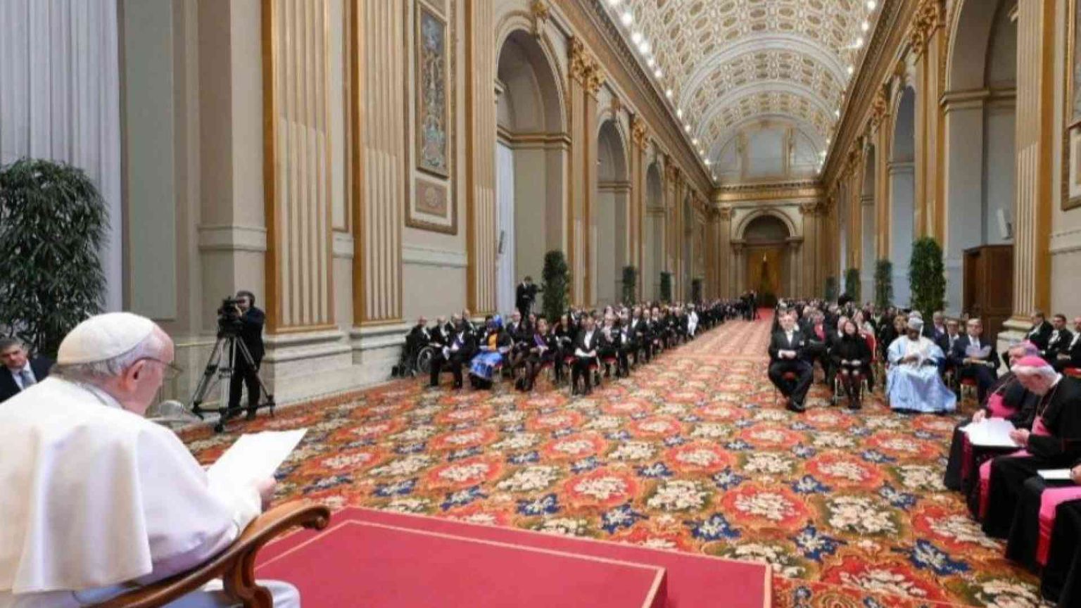 Il Papa: «Occorre un disarmo integrale»