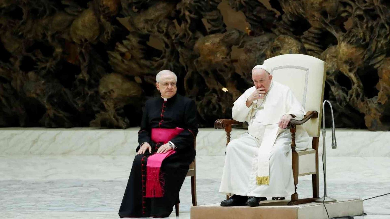 Il Papa: la missione è l'ossigeno della vita cristiana