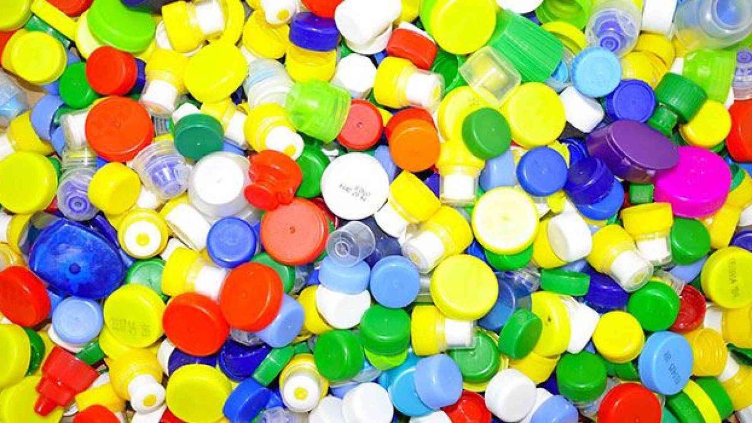 Tappo e bottiglia inseparabili come la beneficenza