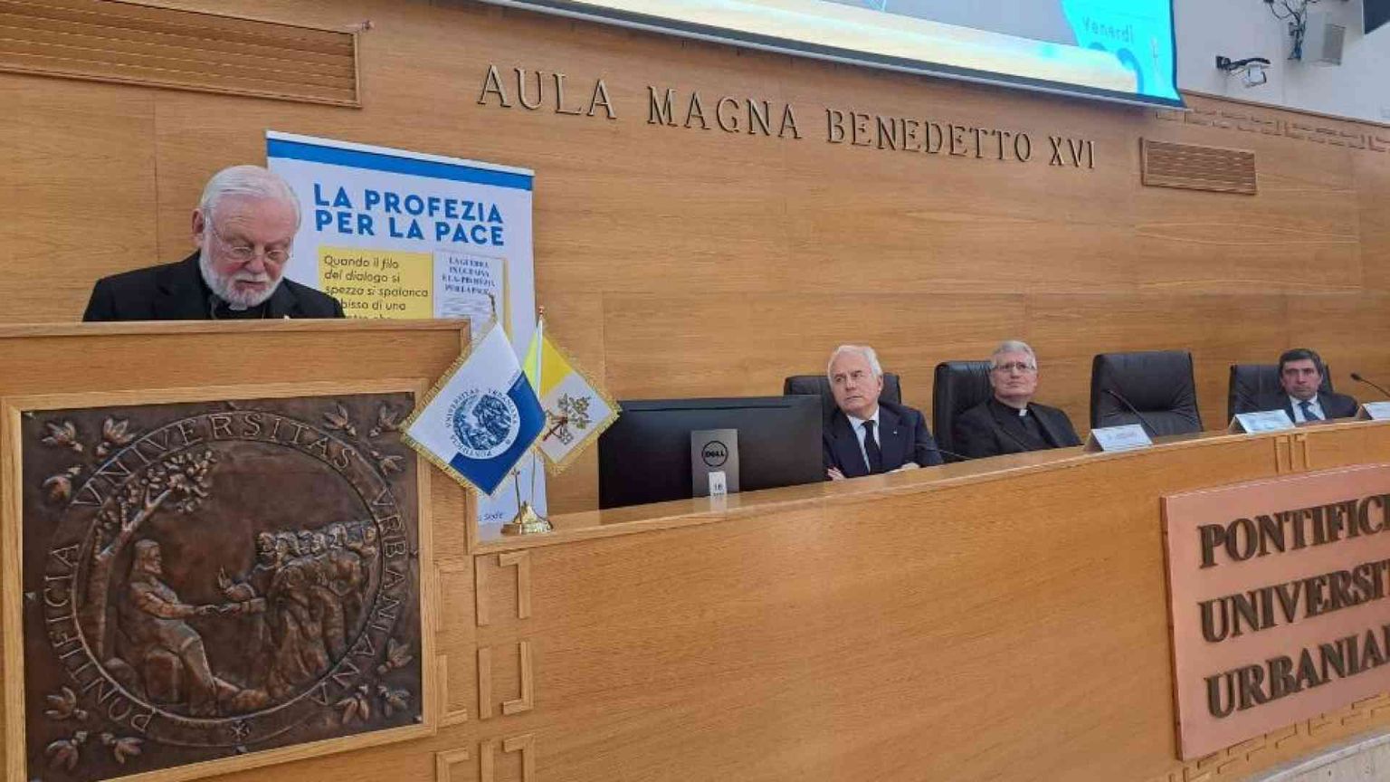 «Uno scandalo la spesa per le armi». E il Papa per ora non andrà a Kiev