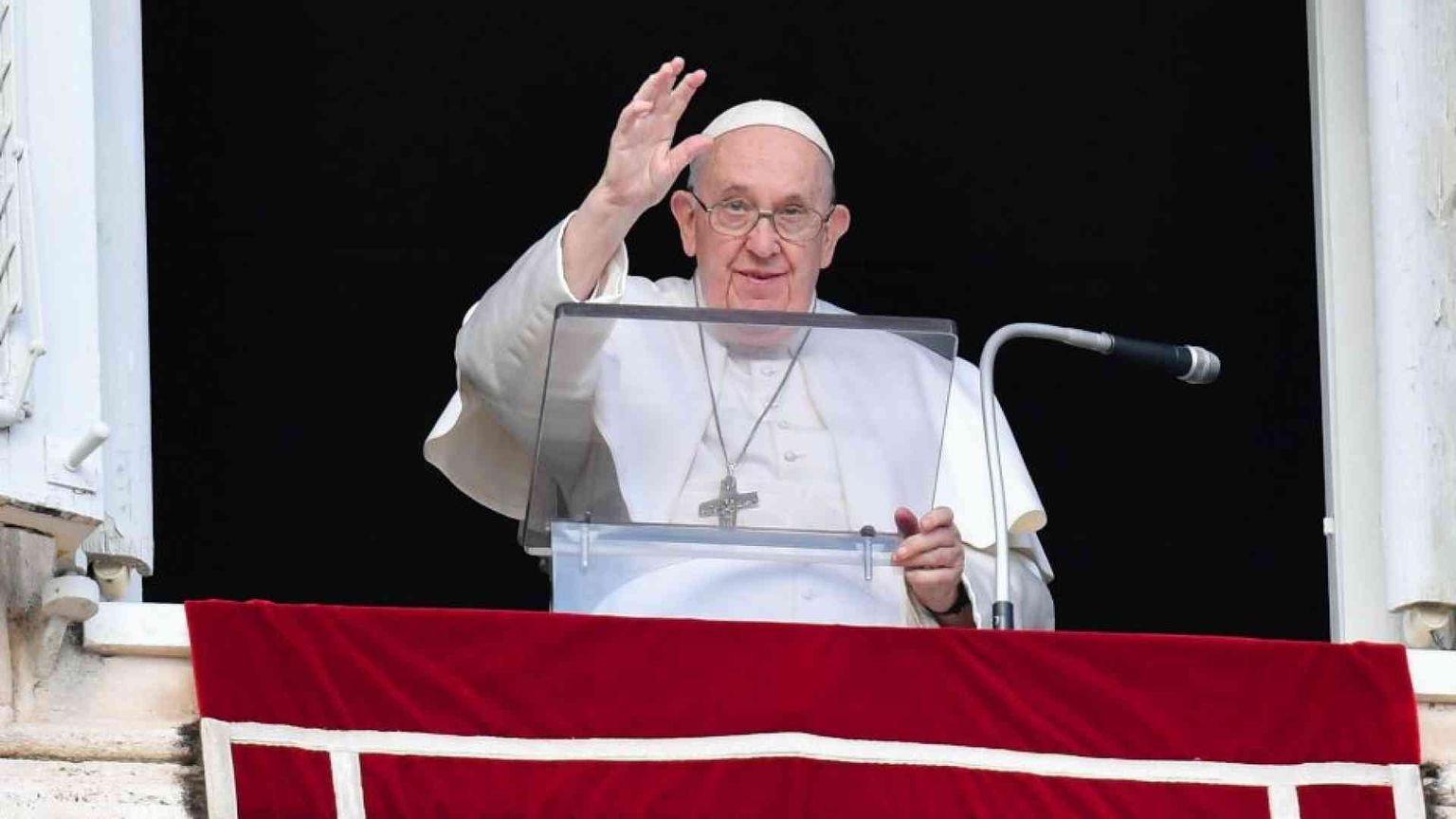 Il Papa: dolore per le violenze in Myanmar, si apra un tempo di pace