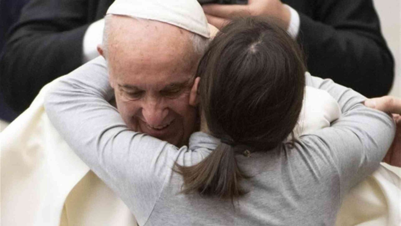 Papa Francesco: la pace va ricercata coinvolgendo di più le donne