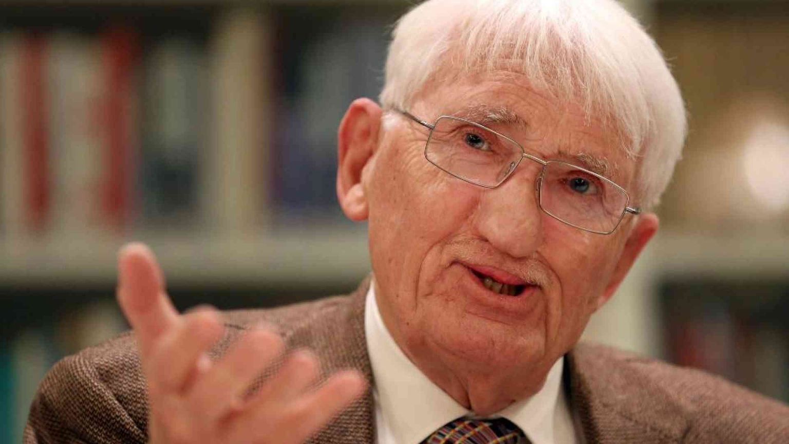 La genealogia postmetafisica del patriarca Habermas