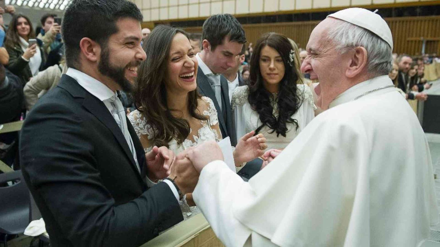 Papa Francesco: il matrimonio è un bene per tutta l'umanità