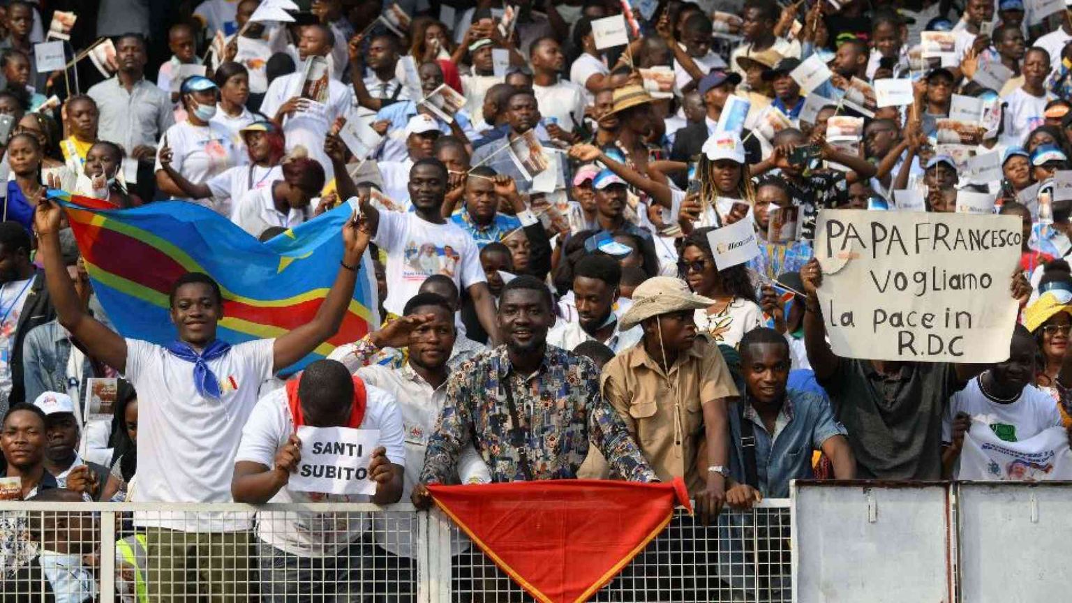 Kinshasa, papa Francesco ai giovani: «Vincete il male con il bene»