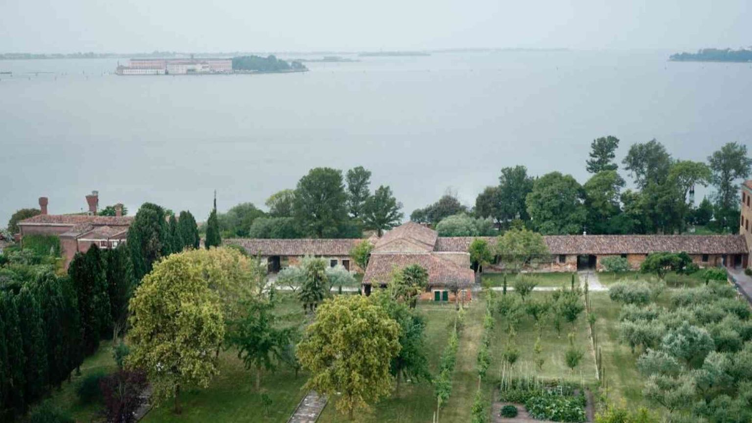 Il giardino francescano del Redentore rifiorisce a Venezia
