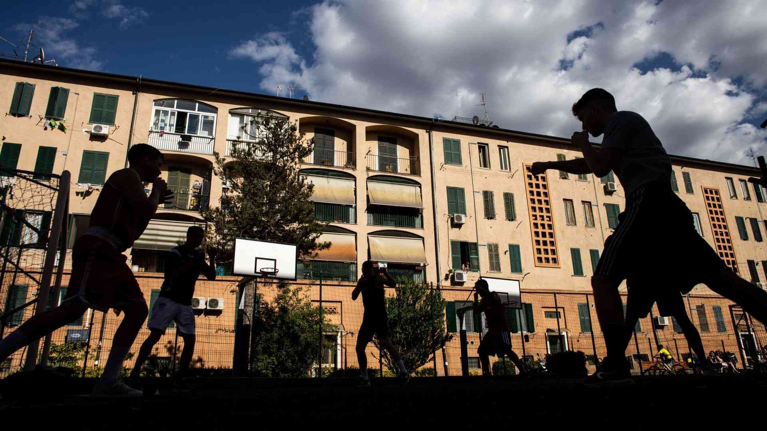 Ai bordi di periferia con la logica della fiducia: ecco l'altra Roma