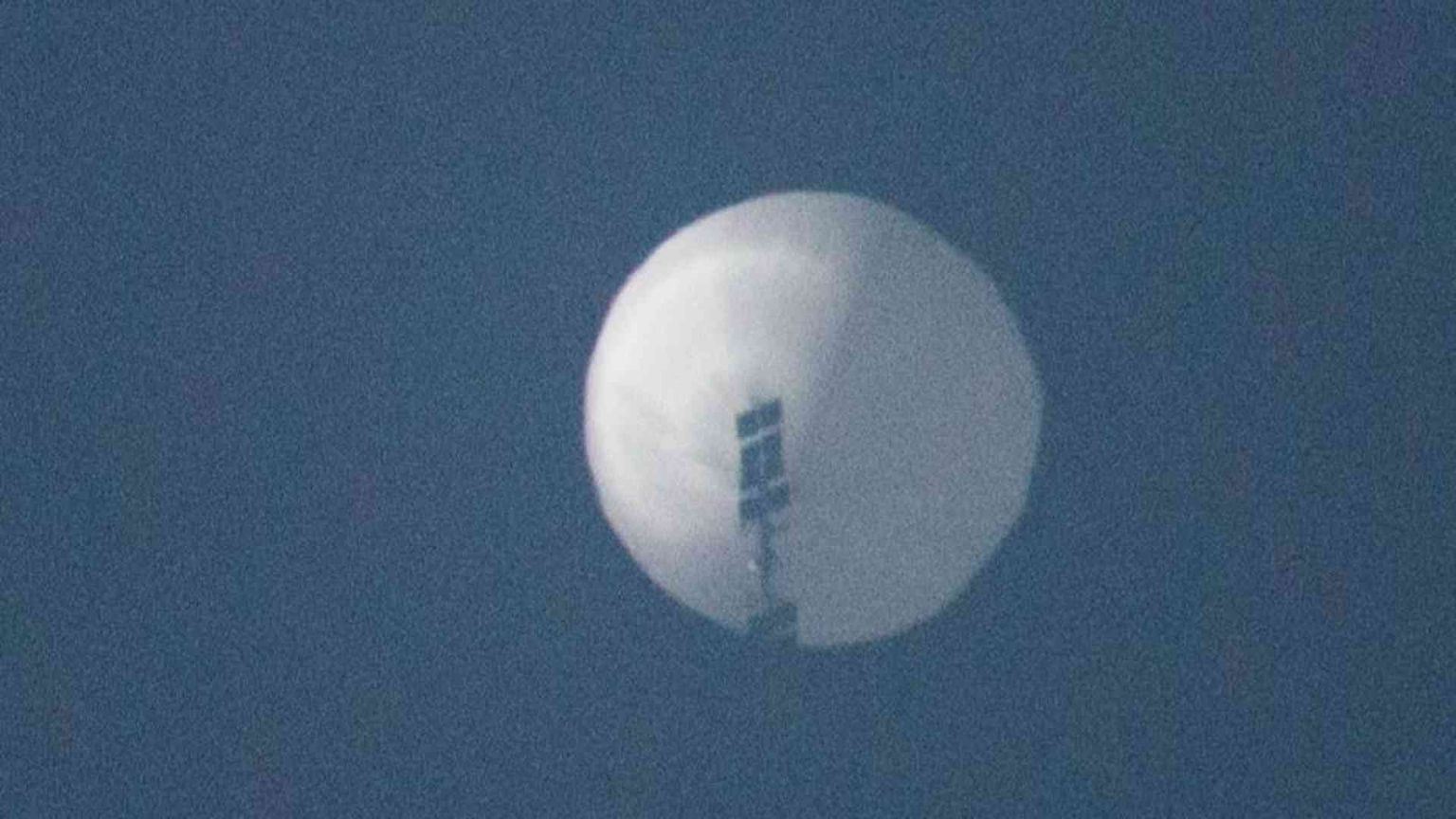 Pallone spia? «Per ricerche meteo, fuori rotta». Ma è crisi diplomatica