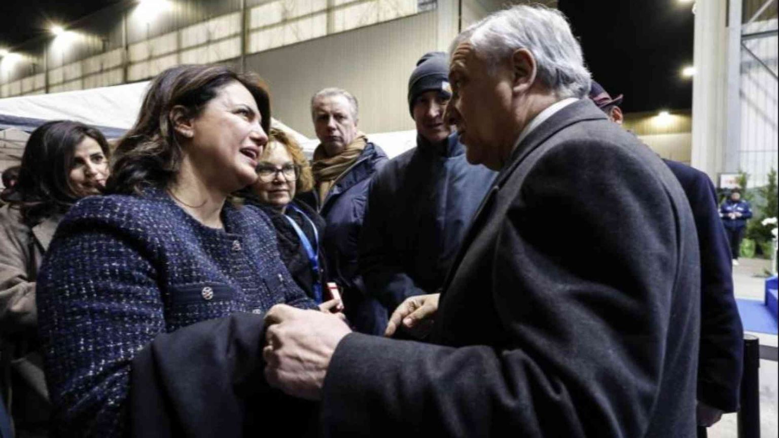 Proteste per la motovedetta alla Libia. In mare scontro sui pescherecci