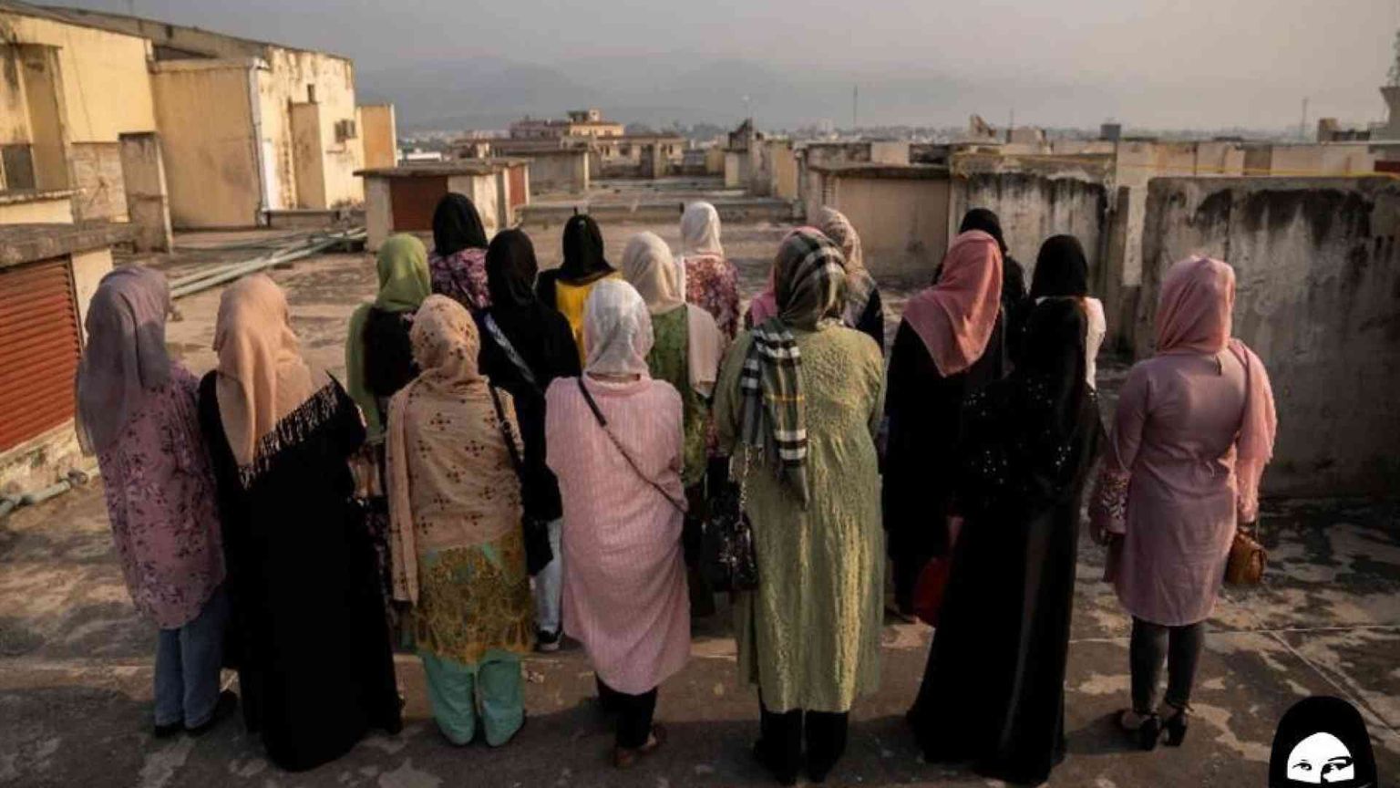 Nel Paese senza donne, dove l'unico modo di esistere è scomparire