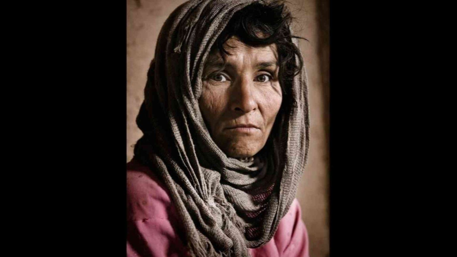 Quella fierezza nel volto di Gul, simbolo di tutte le donne che resistono