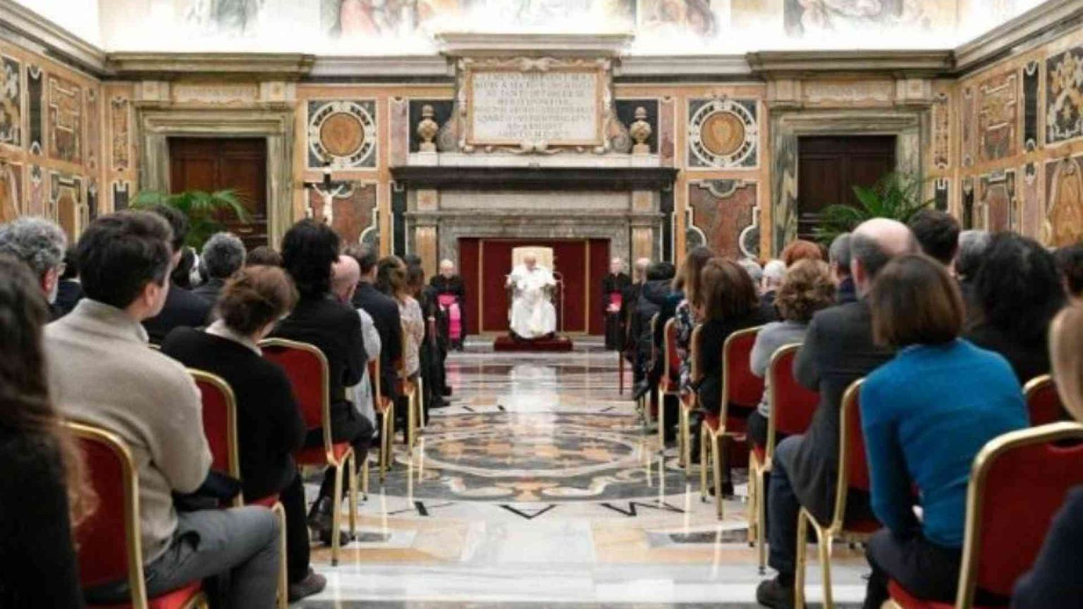 Il Papa: «Cinema, arte, bellezza sono grandi espressioni di Dio»