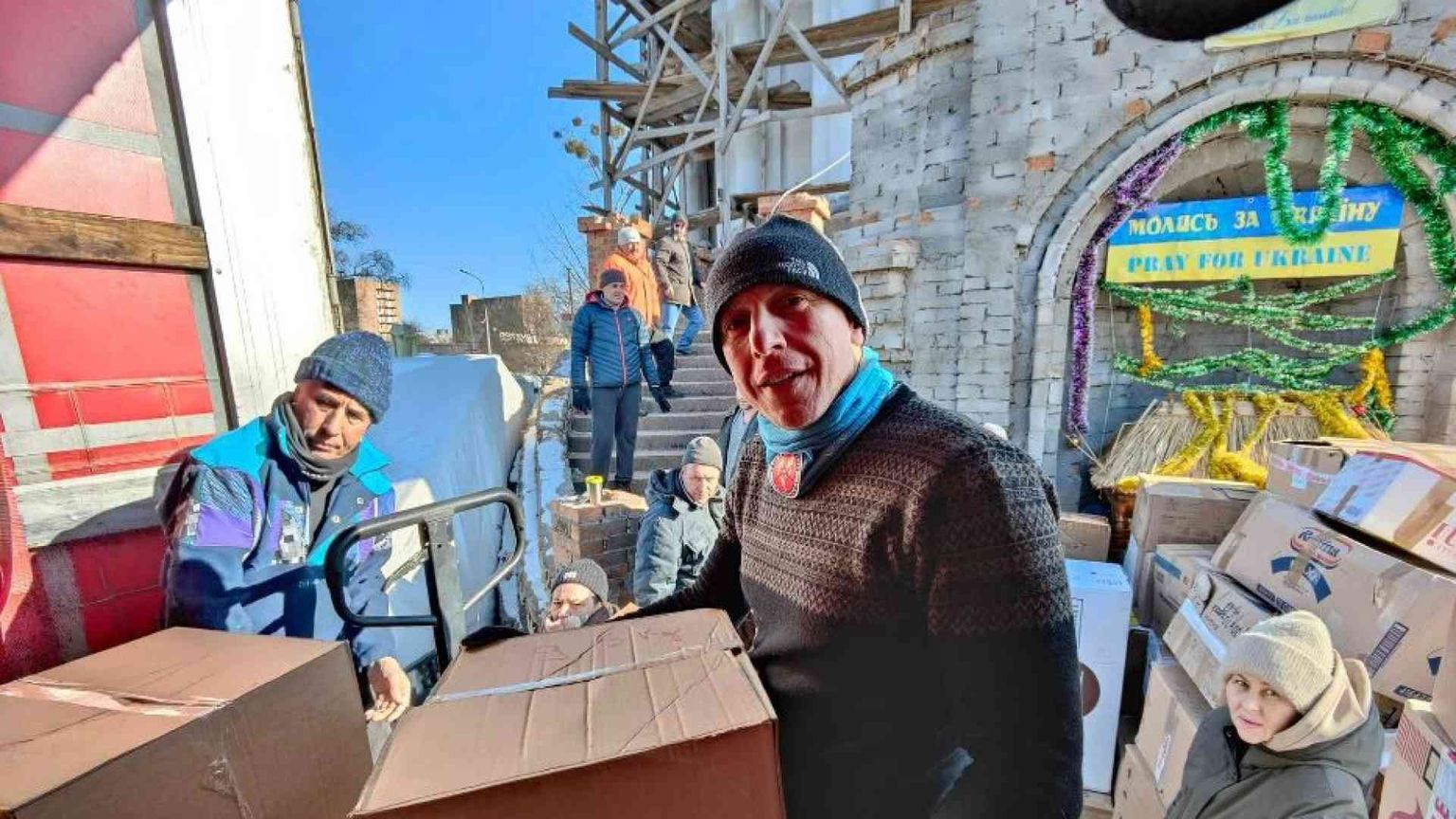 Da Como all'Ucraina, la parrocchia che porta gli aiuti sotto le bombe