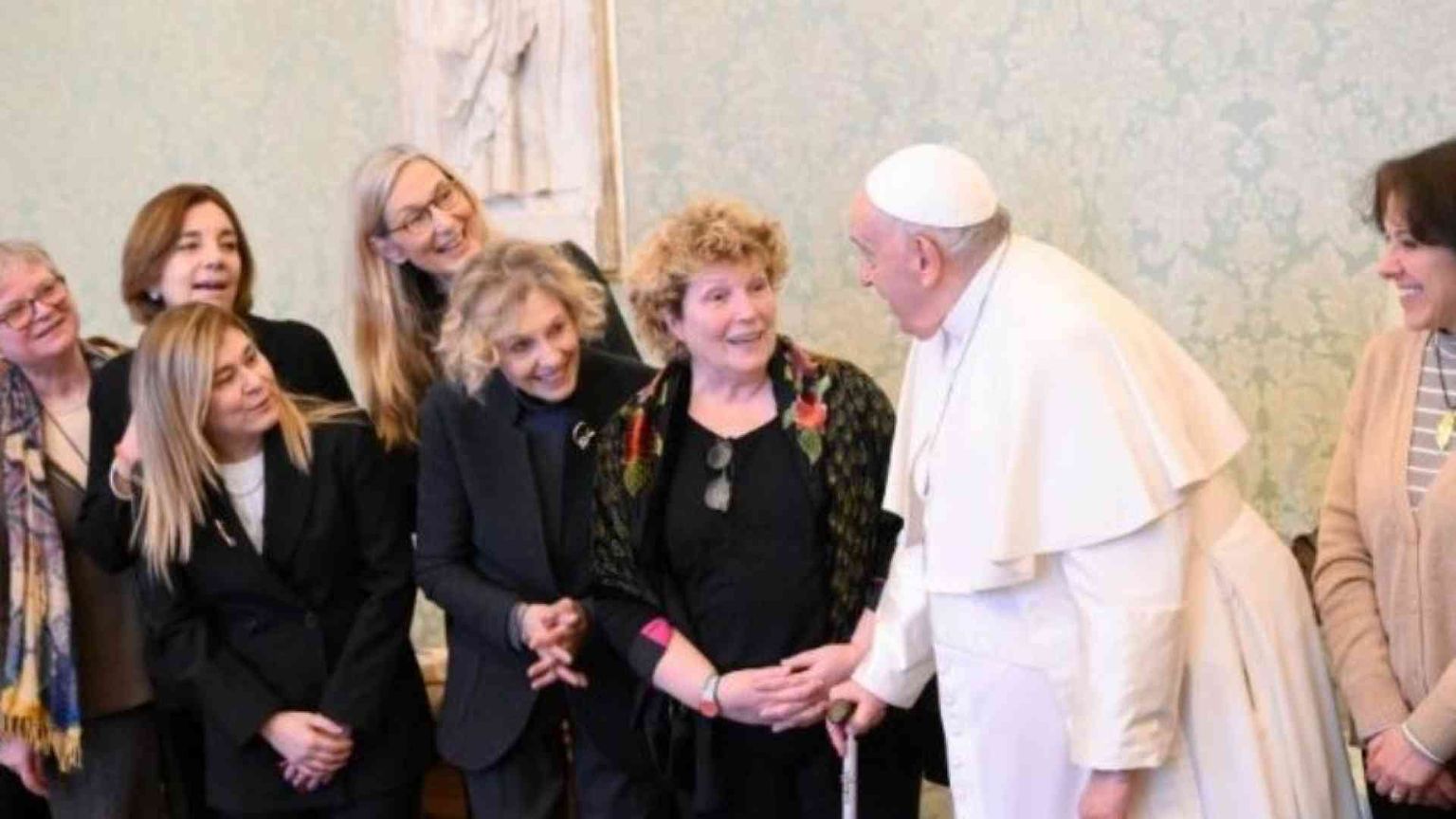 Papa Francesco: dove ci sono donne la Chiesa cambia e va avanti