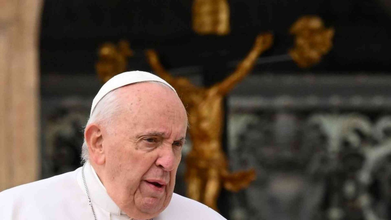 Il Papa: «Putin sa che sono a disposizione per negoziare»