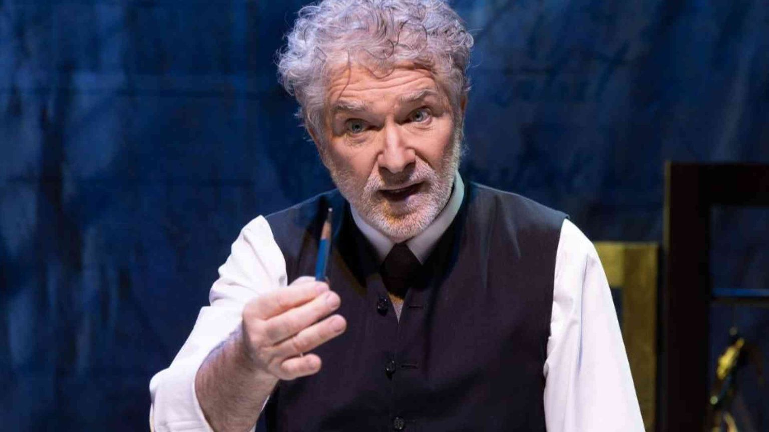 Buzzati ricreato in scena dall'incanto di Gioele Dix