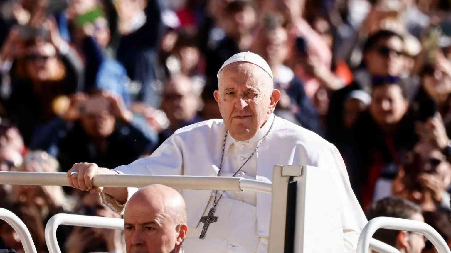 Il Papa: fuggiamo dalla vanità, essere cristiani è ascolto e servizio