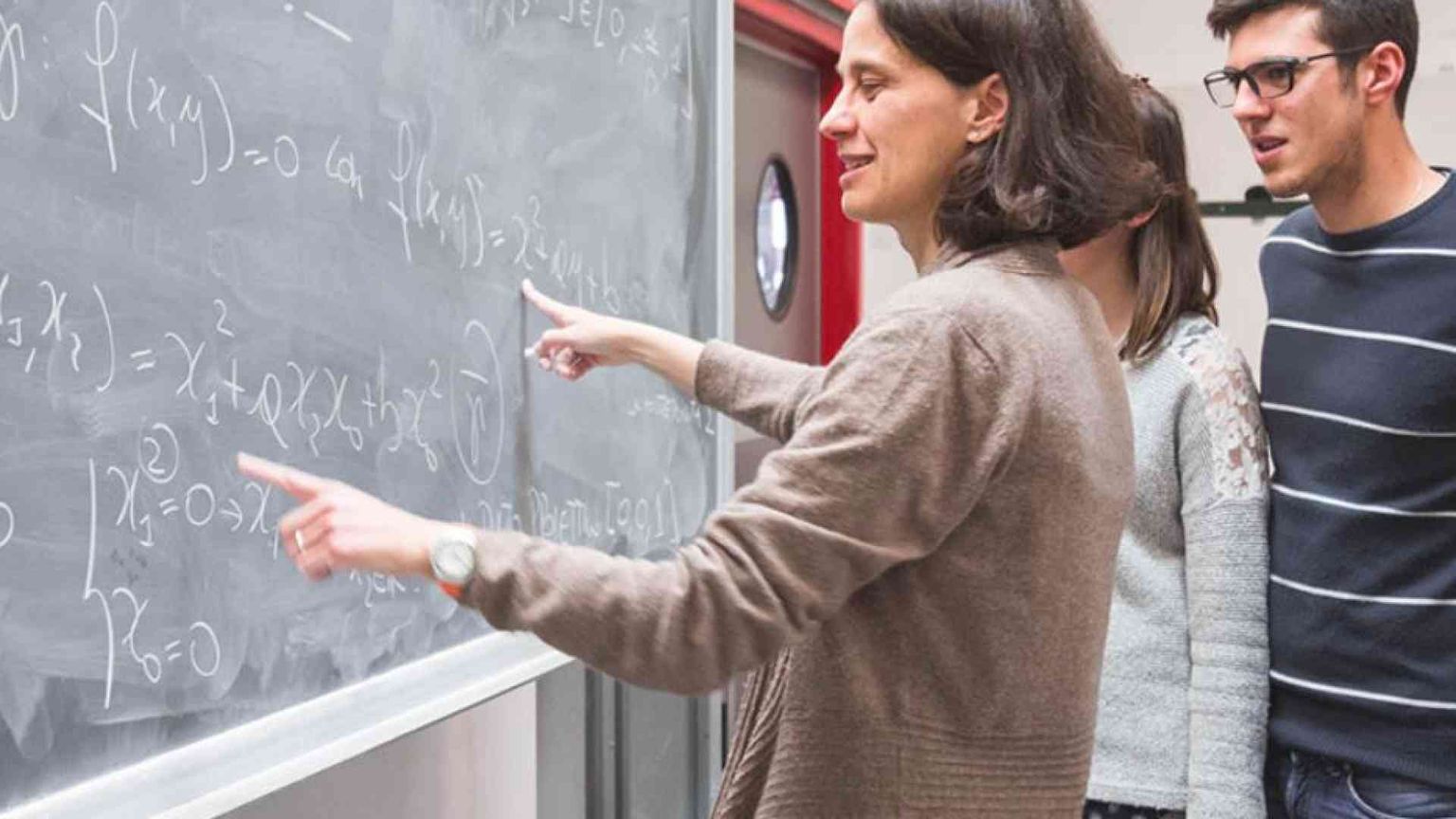 Scuola, 300 milioni in più ai prof. In arrivo il decreto sul reclutamento