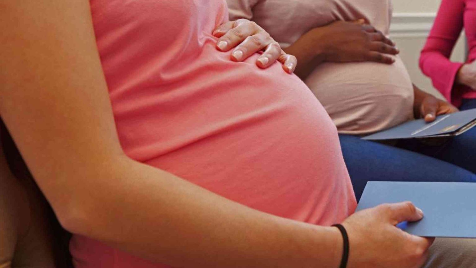 Utero in affitto: una legge per fermarlo