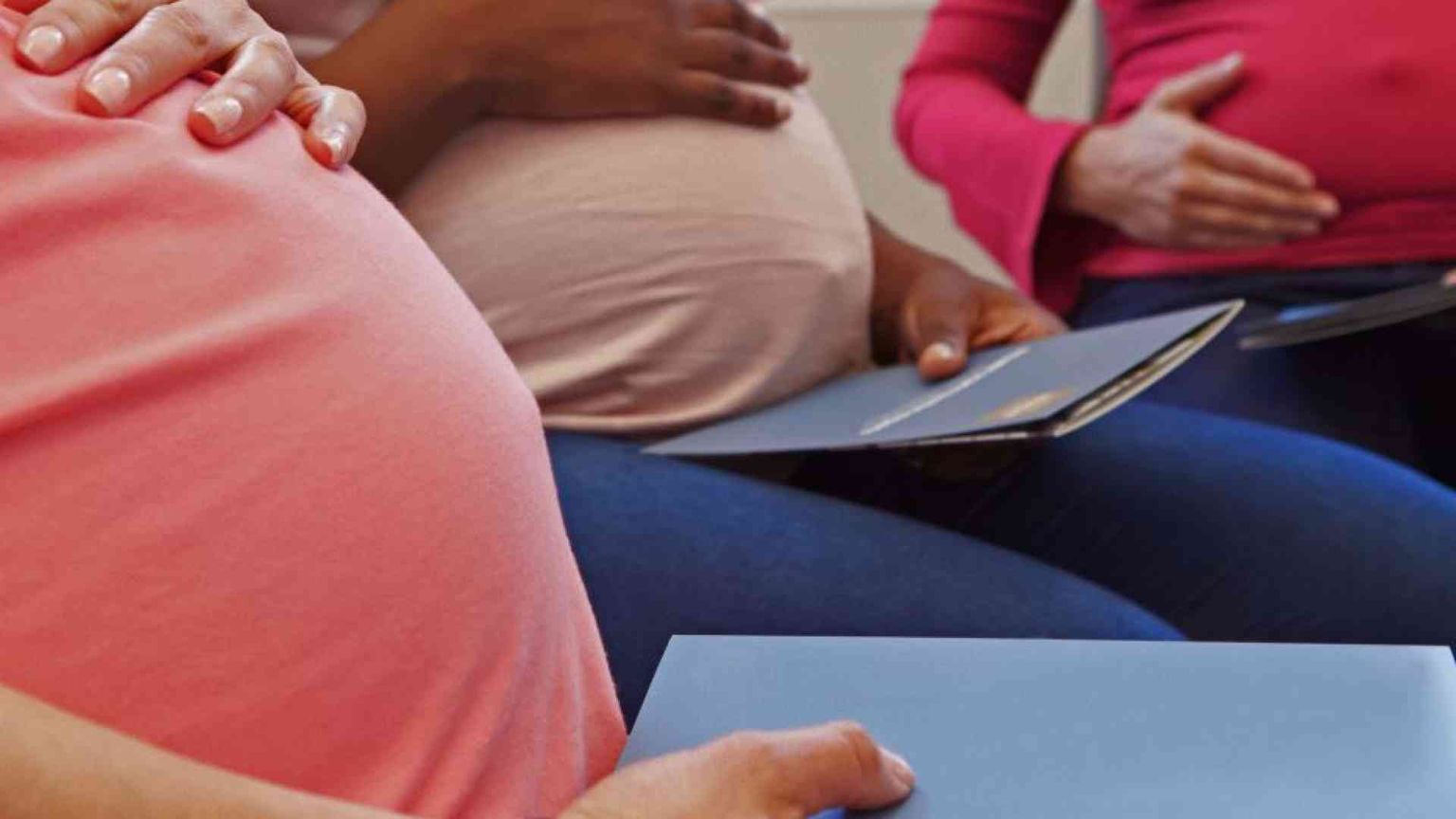 Domande urgenti sull'umano sotto la greve luna dell'artificio