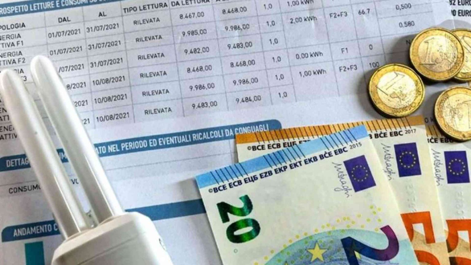 Bollette, misure da 5 miliardi. Condono penale per gli evasori