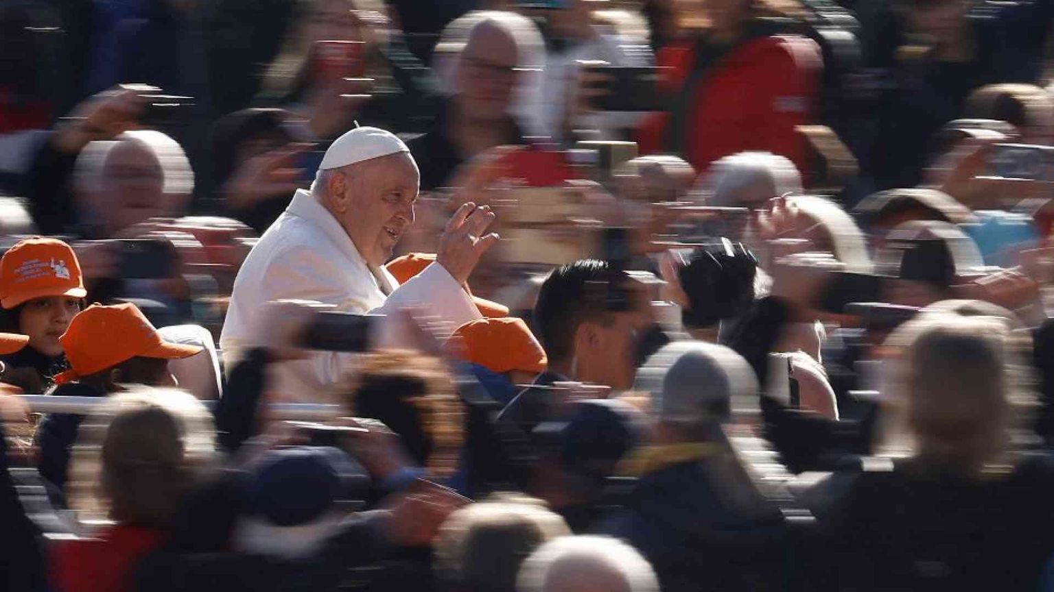 Il Papa: perseveriamo in preghiera e vicinanza per la martoriata Ucraina