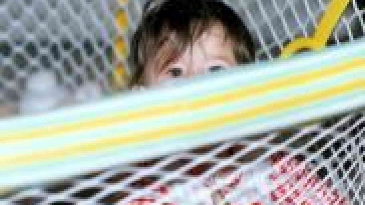 Coppie gay, scontro all’Europarlamento. Altre scintille tra Roccella e sindaci