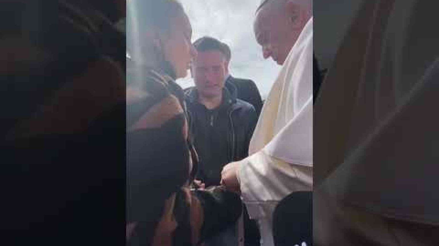 Il Papa esce dal Gemelli: «Non ho avuto paura». Domenica in piazza per le Palme
