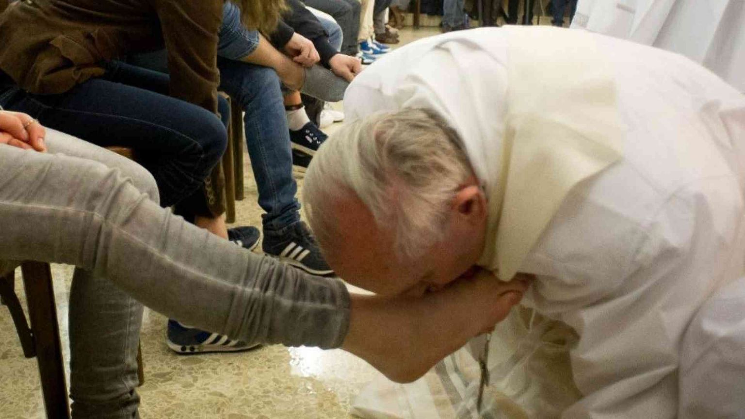Il Papa torna dopo dieci anni nel carcere minorile di Casal del Marmo