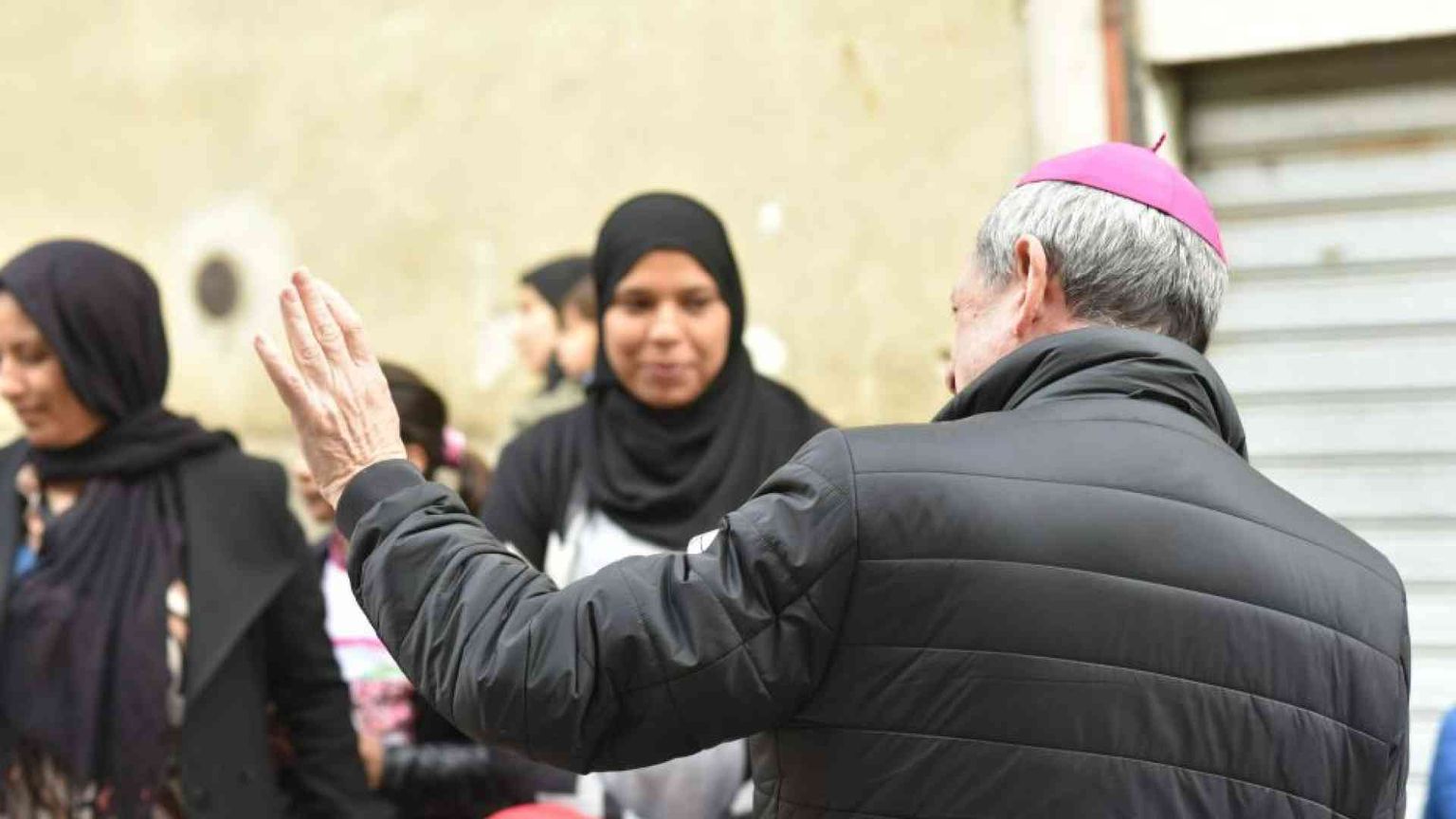 Solidarietà e dignità, il "benvenuto" del vescovo di Locri ai migranti