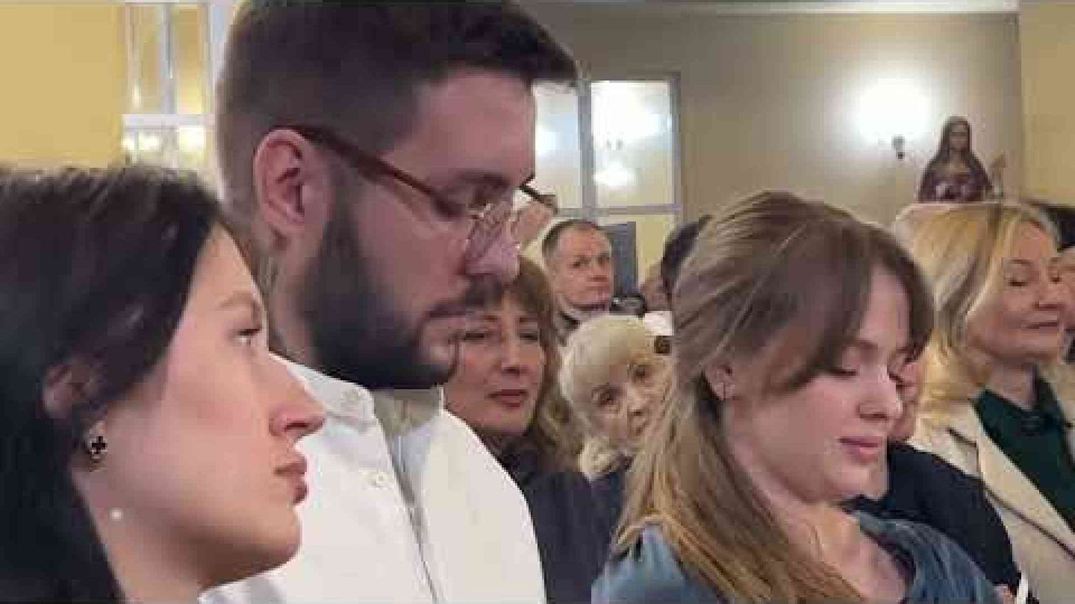 Pasqua sotto le bombe a Zaporizhzhia. Candele di pace illuminano la Cattedrale