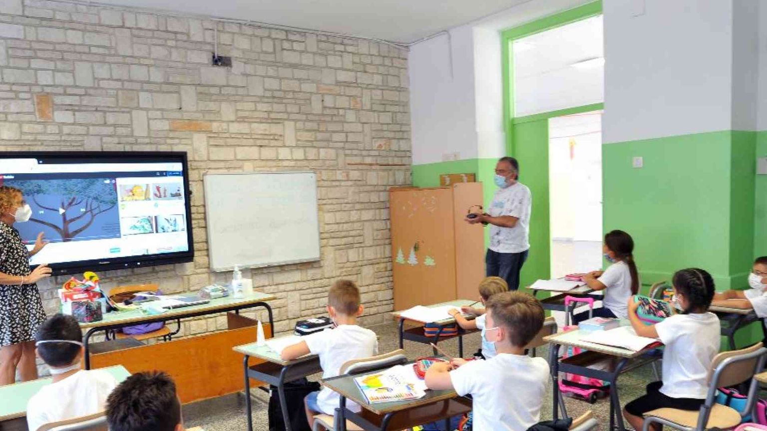 La maestra punita per l'Ave Maria: mi difenderò, non ho fatto nulla di male