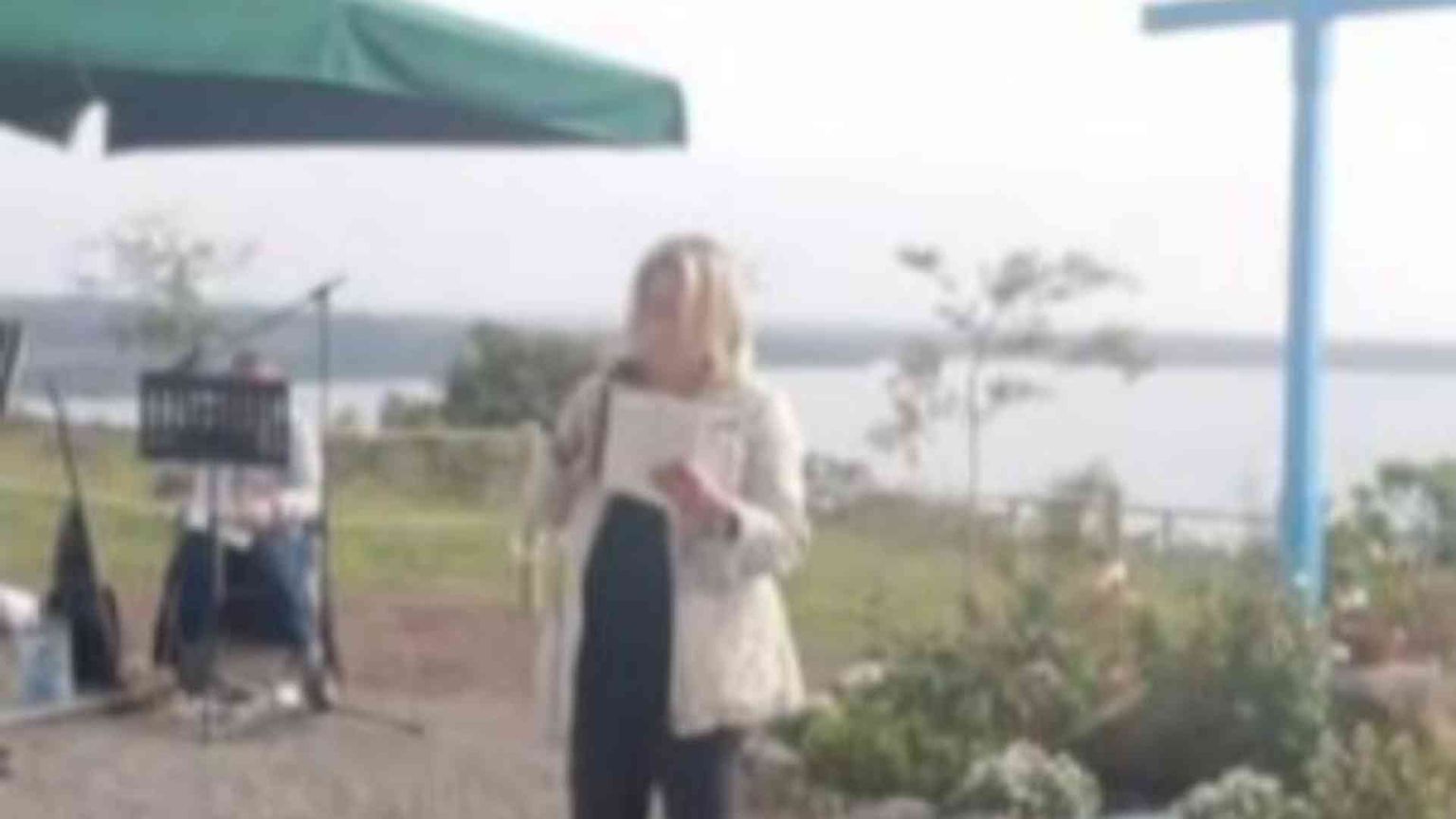 A Trevignano lacrime e messaggi. Ma la «veggente» è scomparsa